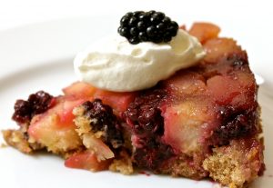 Blackberry and apple upside down cake with whipped cream