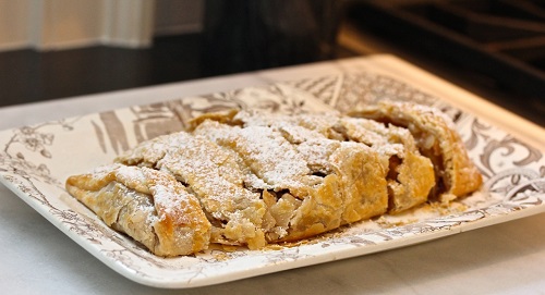 Betty’s Apple Strudel Recipe and Giveaway!!