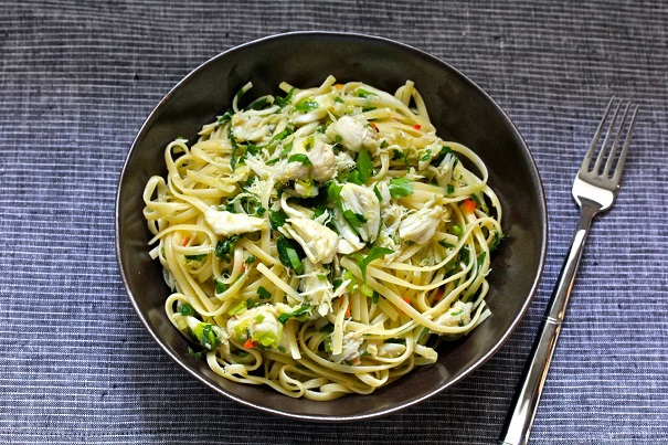 Linguine with Fresh Crab, Lemon & Parsley