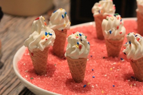 Mini Ice Cream Cones to match the Shopfeed Logo