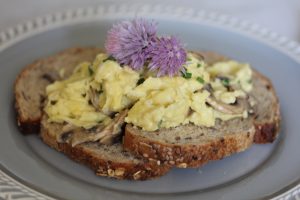Scrambled Eggs with Mushrooms and Chives