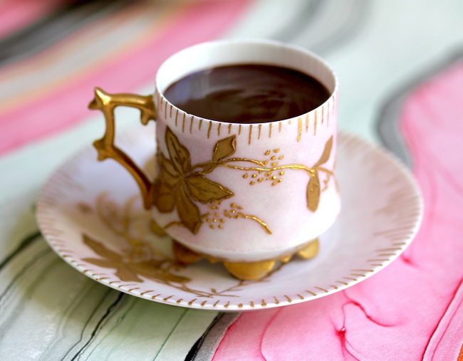 HOT CHOCOLATE WITH TINY MERINGUES