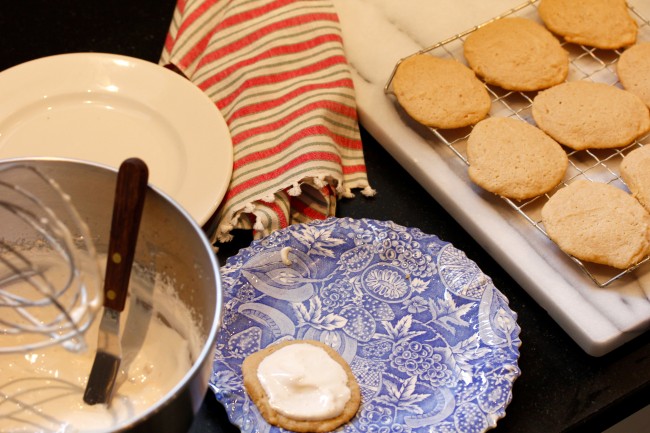 SOFT HONEY AND GINGER TEA COOKIE on Americas-Table.com