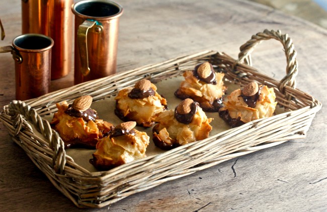 ALMOND MOCHA MACAROONS on Americas-Table.com