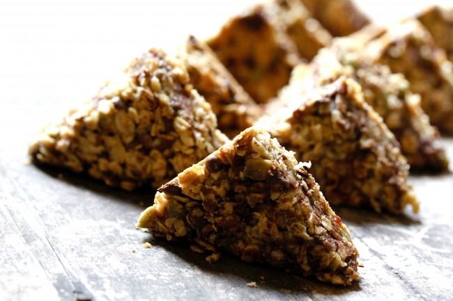 PEANUT BUTTER CHOCOLATE CHIP GRANOLA BARS on Americas-Table.com